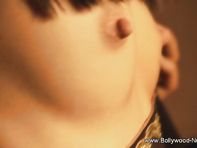 فتاة عارية في الفيديو محارم مترجم اخوات المثيرة