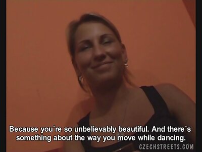 مرونة سمراء تمتد الملاعين خارج سكس عنيف مترجم عربي