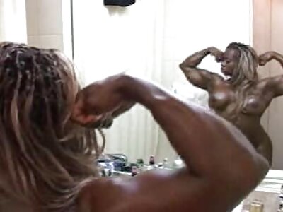 زوجته في تي شيرت أبيض يعطي الشرج عارية ساكس اجنبي مترجم عربي الزوج على الأريكة