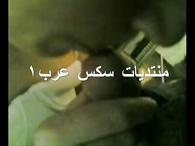 لاعبة جمباز تقلع الأسود Bodystocking و الهزات كس مع هزاز في xnxx مترجم للعربية السرير