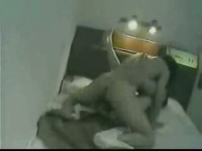 نحيلة شقراء يعامل الأصدقاء مع الحمار جنس عربي مترجم