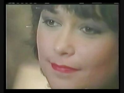 أحمر امرأة في الجوارب استمنى سكس اوروبي مترجم عربي على كرسي في مكتب