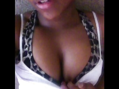 لاتينا حزام الزلزال الحمار على كاميرا ويب سكس اردني مترجم