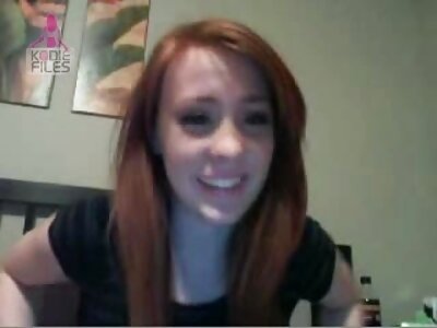 الرجل يدفع ديك كبيرة سكس قوي ومترجم في فتاة جامعية المنشعب في موقف راعية البقر