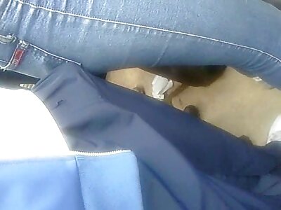 لفت سكس محلي مترجم الانتباه إلى مؤخرتها