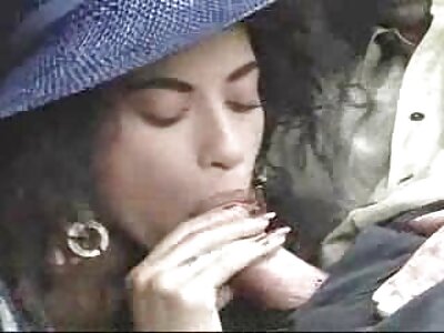 فتاة مع ساكس مترجم عربي مرونة الحمار المداعبات الثقوب مع أصابعها أمام الكاميرا