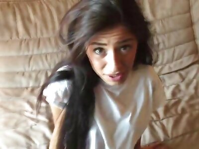 الأمريكية والإسبانية الفرخ يرتاح بجانب المسبح ويحصل الحبيب القضيب حتى الحمار سكس محارم مترجم